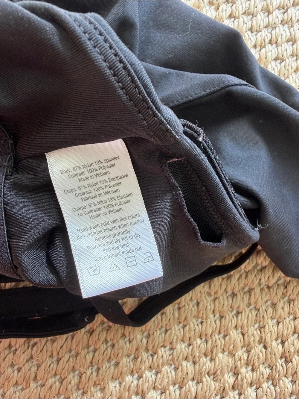Alo Carmen Bra Black Mesh Detail Tank Top size small